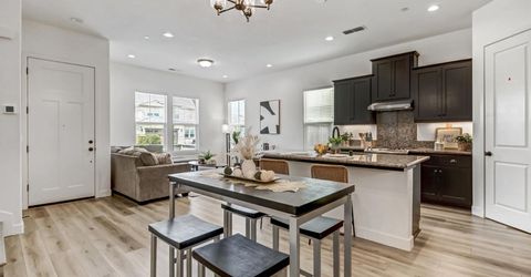 2352 Bronze Star Way, Sacramento, CA 95818 Photo