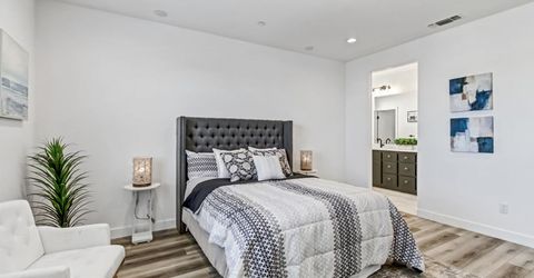 2352 Bronze Star Way, Sacramento, CA 95818 Photo