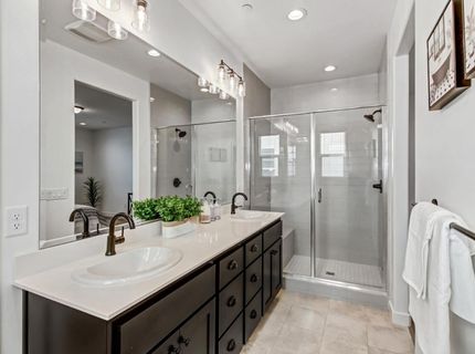 2352 Bronze Star Way, Sacramento, CA 95818 Photo