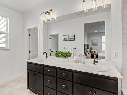 2352 Bronze Star Way, Sacramento, CA 95818 Photo