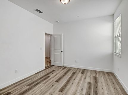 2352 Bronze Star Way, Sacramento, CA 95818 Photo