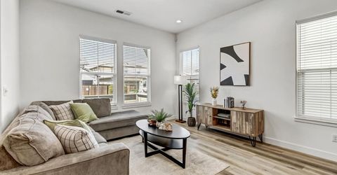2352 Bronze Star Way, Sacramento, CA 95818 Photo