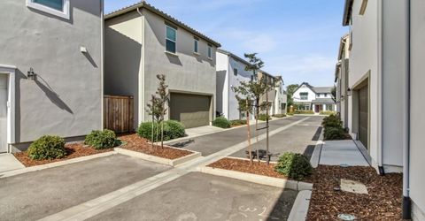 2352 Bronze Star Way, Sacramento, CA 95818 Photo