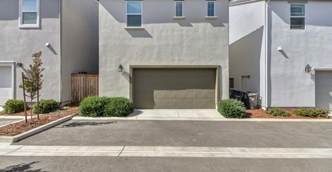 2352 Bronze Star Way, Sacramento, CA 95818 Photo