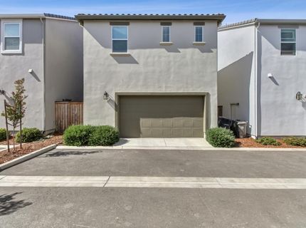 2352 Bronze Star Way, Sacramento, CA 95818 Photo