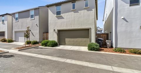 2352 Bronze Star Way, Sacramento, CA 95818 Photo