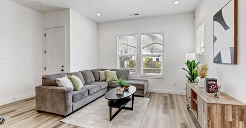 2352 Bronze Star Way, Sacramento, CA 95818 Photo