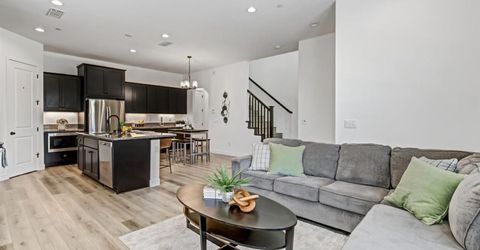 2352 Bronze Star Way, Sacramento, CA 95818 Photo