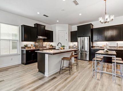 2352 Bronze Star Way, Sacramento, CA 95818 Photo