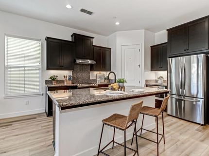 2352 Bronze Star Way, Sacramento, CA 95818 Photo