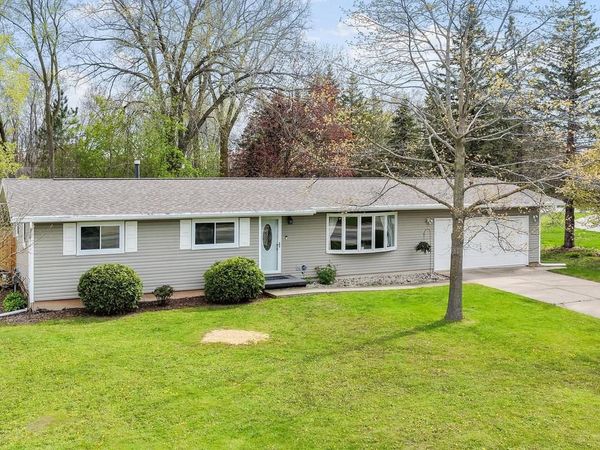 2566 GREENBRIER ROAD, Green Bay, WI 54311