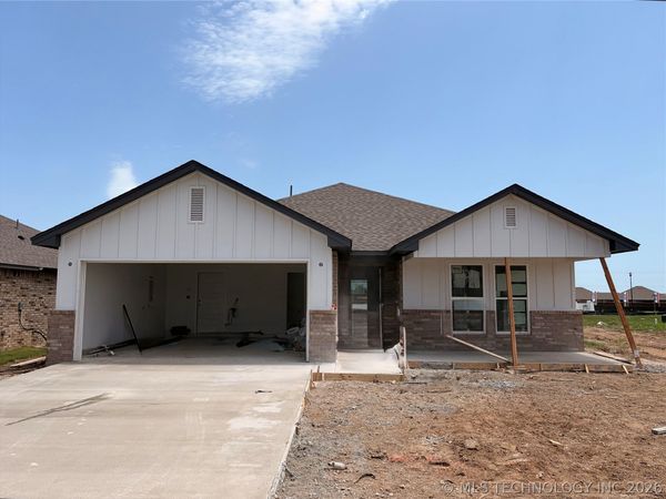 10927 S 271st East Avenue, Coweta, OK 74429