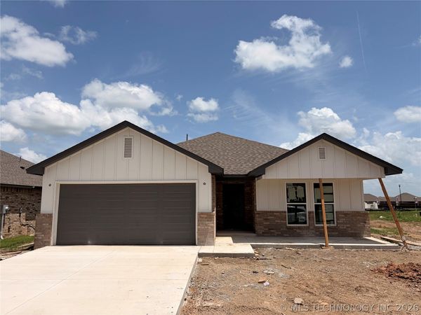 10927 S 271st East Avenue, Coweta, OK 74429