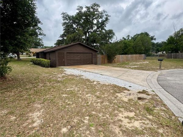 610 KING HENRY COURT , SEFFNER, FL 33584