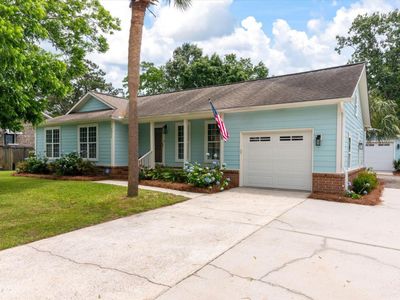 1511 Wakendaw Road, Mount Pleasant, SC 29464