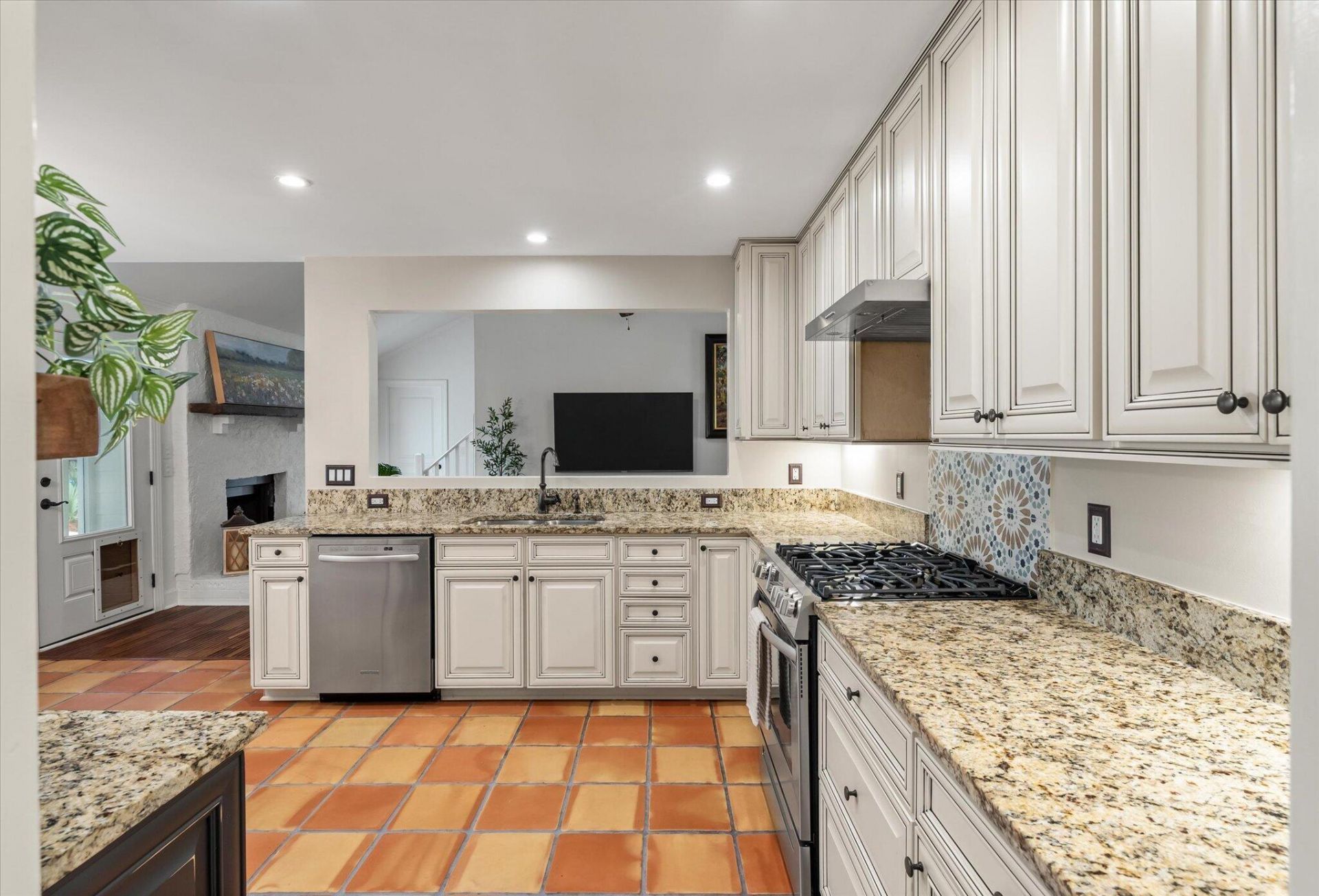 1511 Wakendaw Road Photo 15
