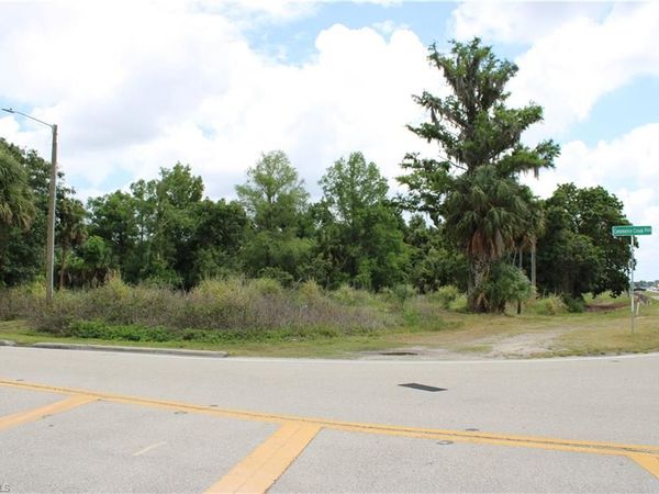 2643 Pine Island RD NE, CAPE CORAL, FL 33909
