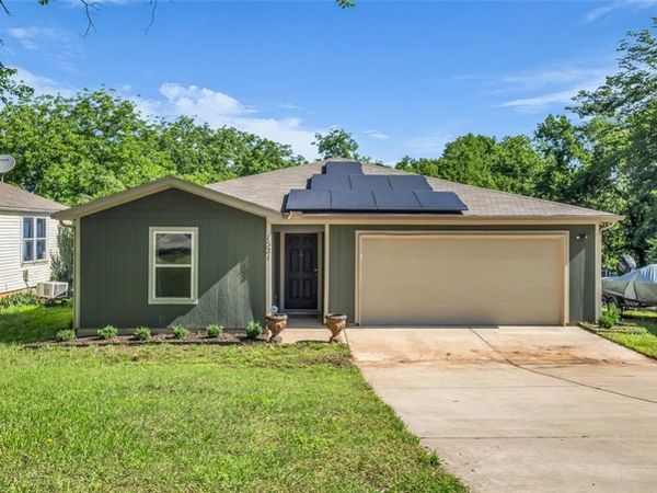 1521 W Gandy Street, Denison, TX 75020