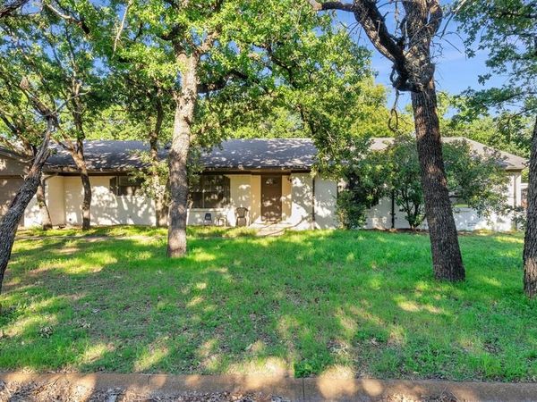 209 Mistletoe Lane, Keene, TX 76059