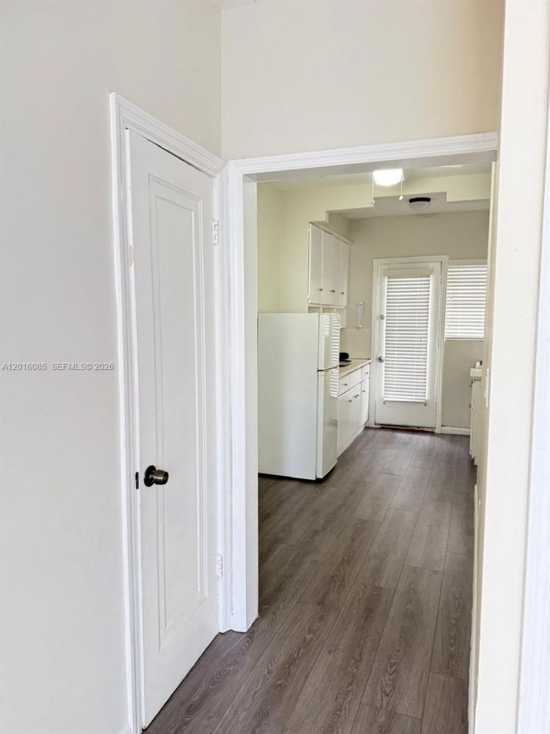1007 Meridian Ave , Unit 9, Miami Beach, FL 33139 Photo