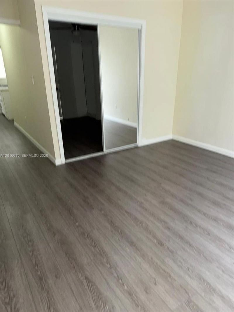 1007 Meridian Ave , Unit 9, Miami Beach, FL 33139 Photo