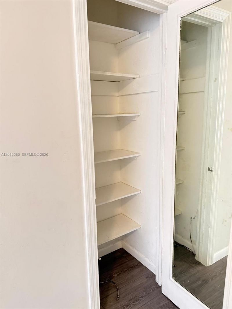 1007 Meridian Ave , Unit 9, Miami Beach, FL 33139 Photo
