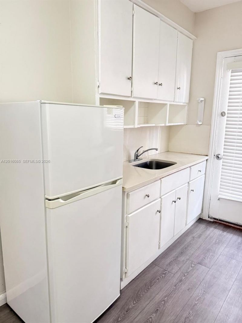 1007 Meridian Ave , Unit 9, Miami Beach, FL 33139 Photo