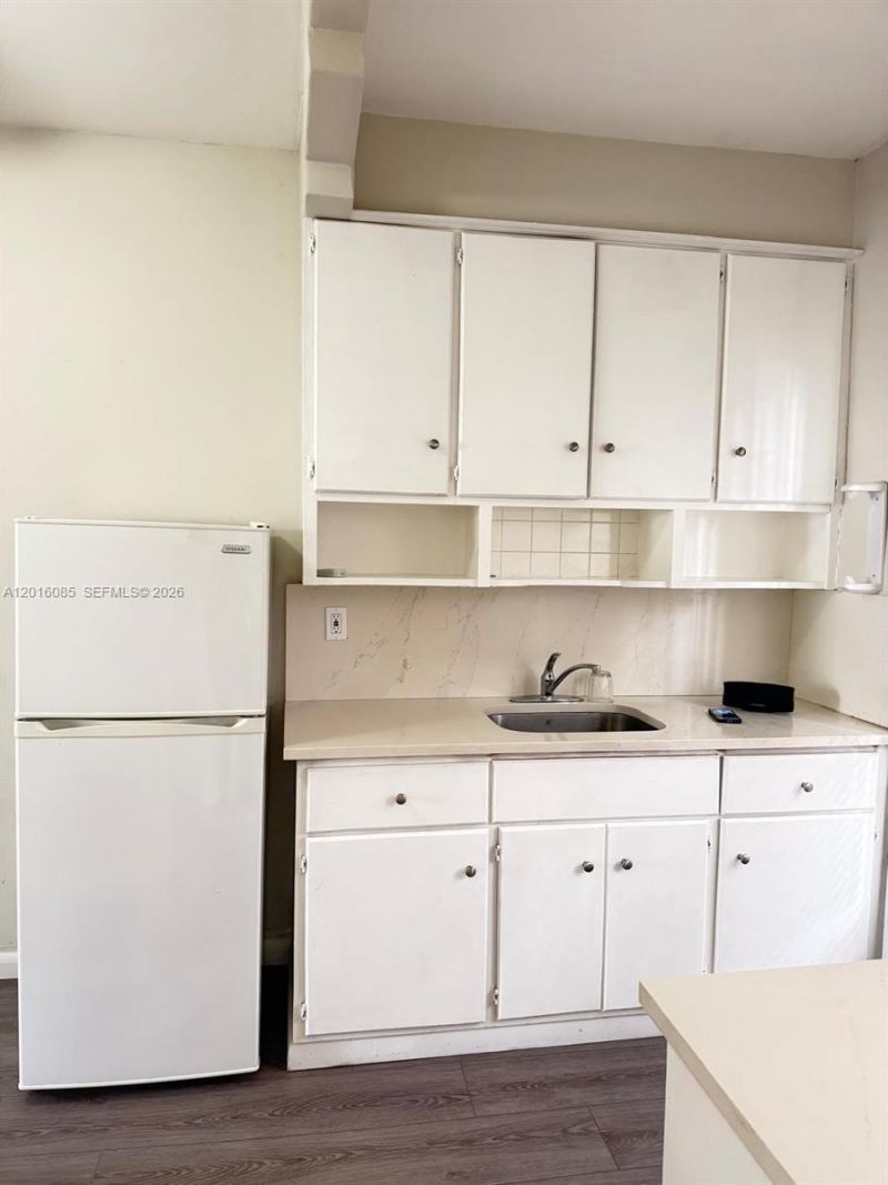 1007 Meridian Ave , Unit 9, Miami Beach, FL 33139 Photo