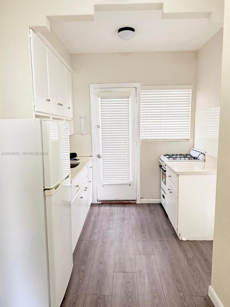 1007 Meridian Ave , Unit 9, Miami Beach, FL 33139 Photo