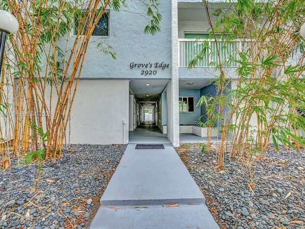 2920 SW 28th Ter, Unit 207, Miami, FL 33133