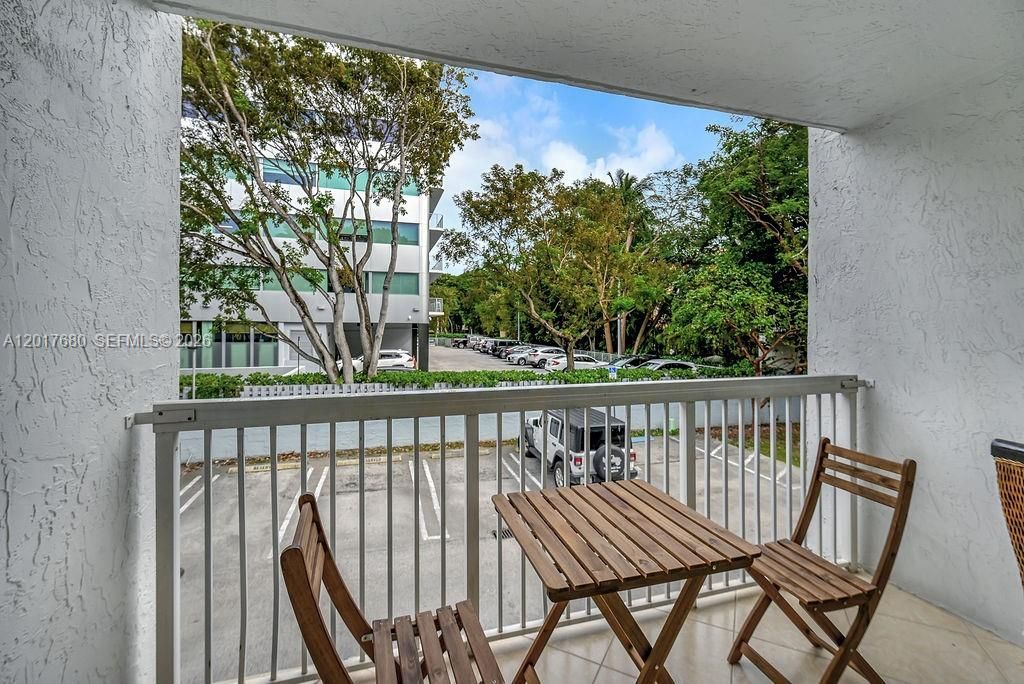 2920 SW 28th Ter, Unit 207, Miami, FL 33133 Photo