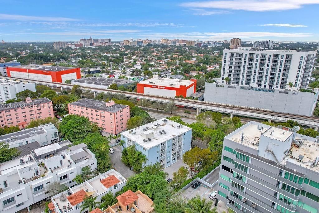 2920 SW 28th Ter, Unit 207, Miami, FL 33133 Photo
