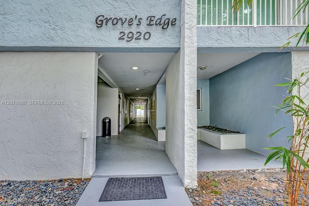 2920 SW 28th Ter, Unit 207, Miami, FL 33133 Photo