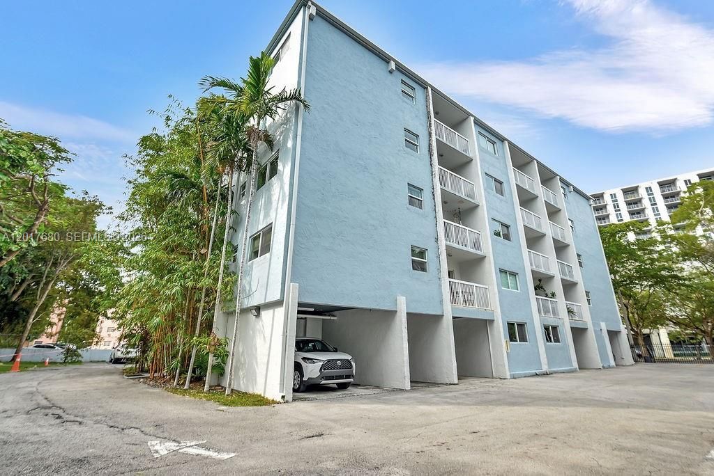 2920 SW 28th Ter, Unit 207, Miami, FL 33133 Photo