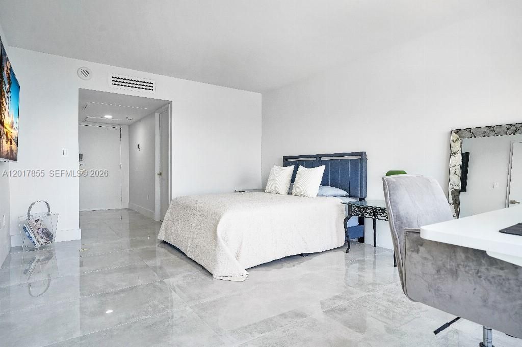 11111 Biscayne Blvd , Unit 7E, Miami, FL 33181 Photo