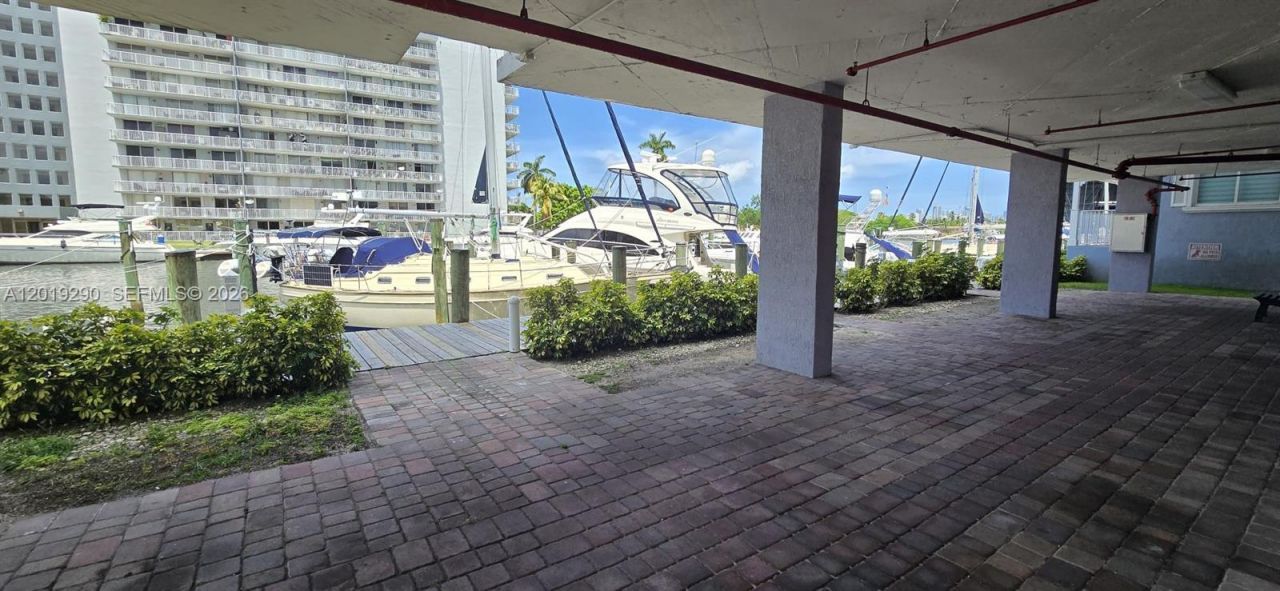 2475 NW 16th St Rd , Unit 504, Miami, FL 33125 Photo