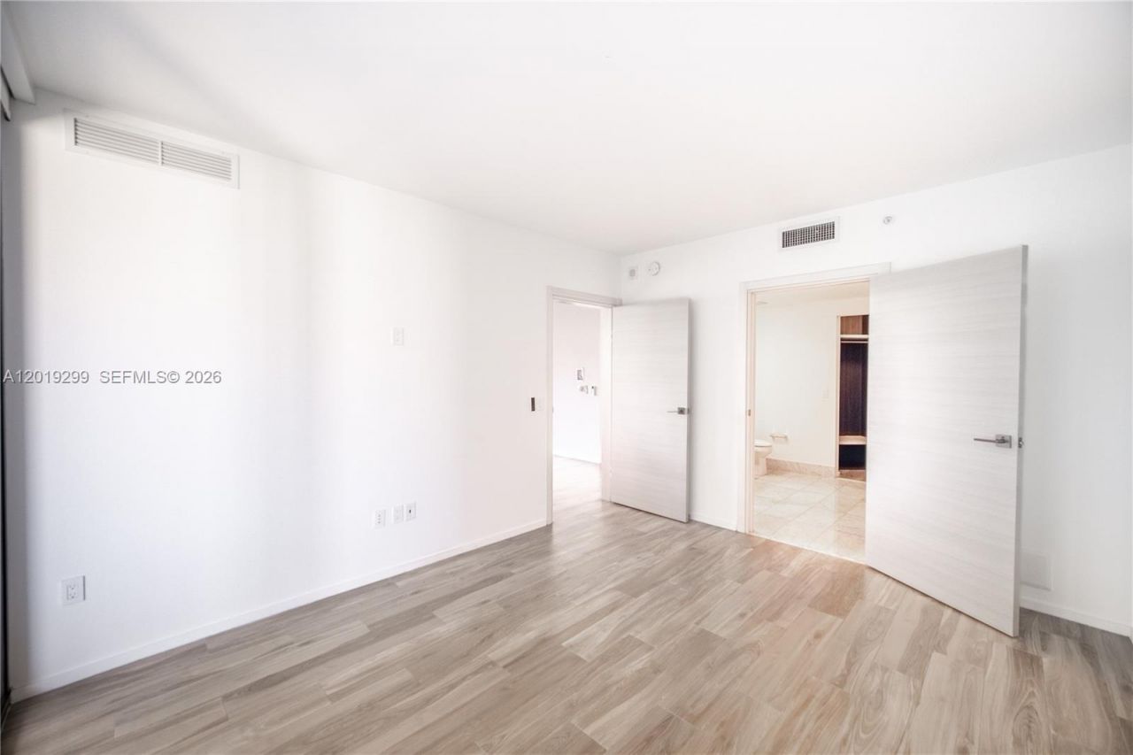 801 S Miami Ave , Unit 3905, Miami, FL 33130 Photo