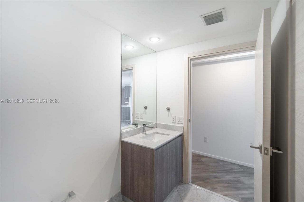 801 S Miami Ave , Unit 3905, Miami, FL 33130 Photo