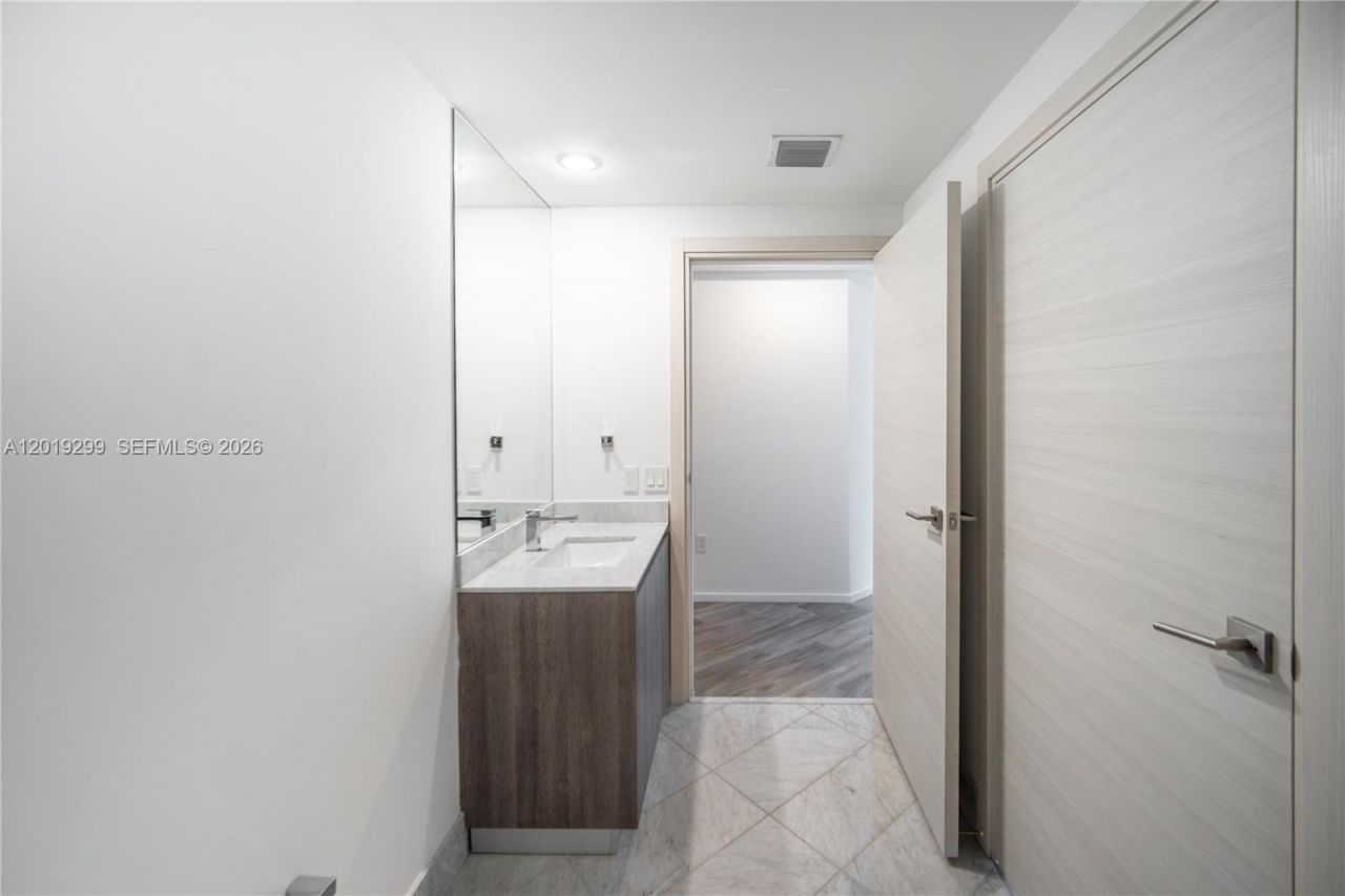 801 S Miami Ave , Unit 3905, Miami, FL 33130 Photo