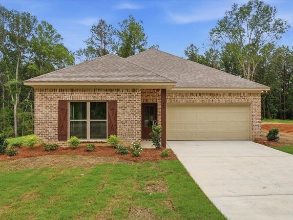 249 Smith Dr., Mendenhall, MS 39114