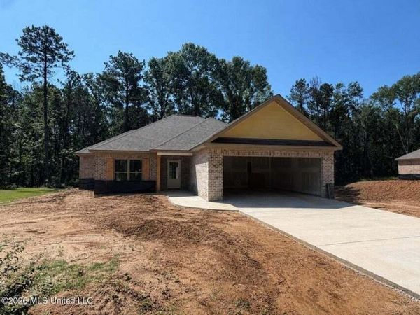 253 Smith Dr., Mendenhall, MS 39114