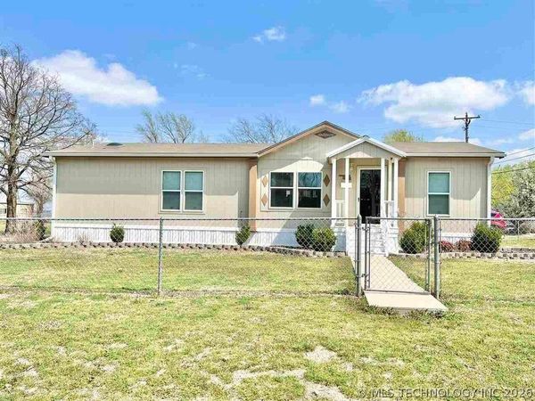 422 S Grand Avenue , Drumright, OK 74030