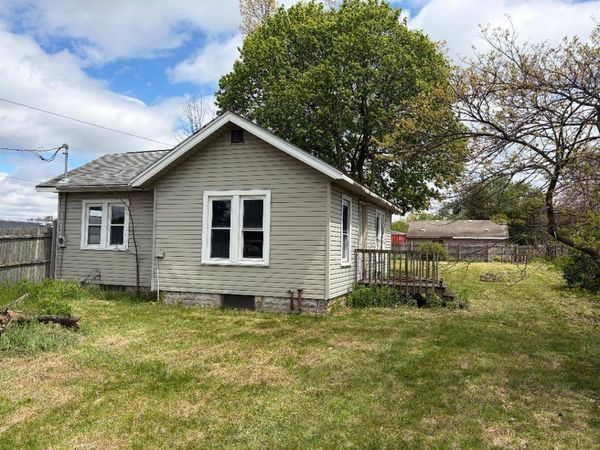 2919 S 11th Street, Niles, MI 49120
