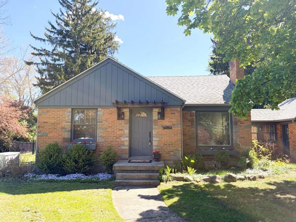 4270 Hunsberger Avenue NE, Grand Rapids, MI 49525