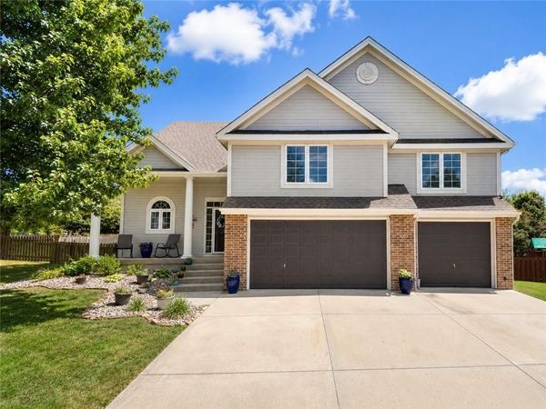9105 N Kansas Court, Kansas City, MO 64156