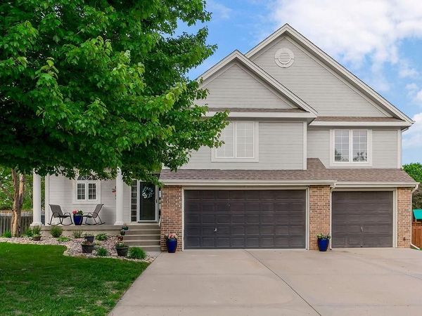 9105 N Kansas Court, Kansas City, MO 64156
