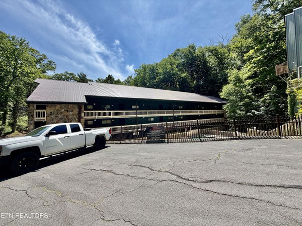 1435 Wiley Oakley Drive, Gatlinburg, TN 37738