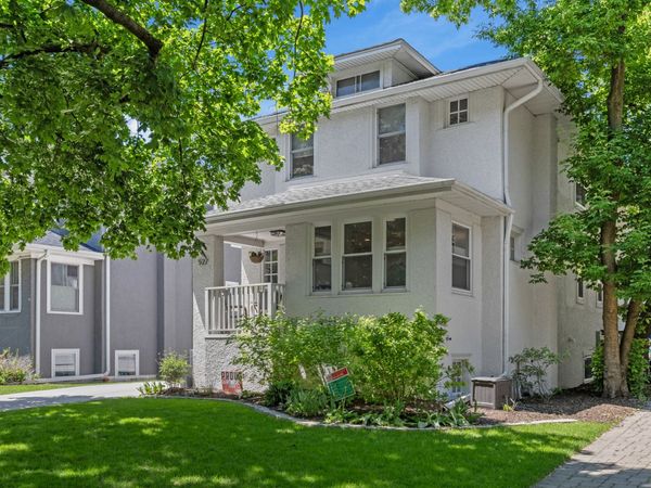 527 Woodbine Avenue, Oak Park, IL 60302