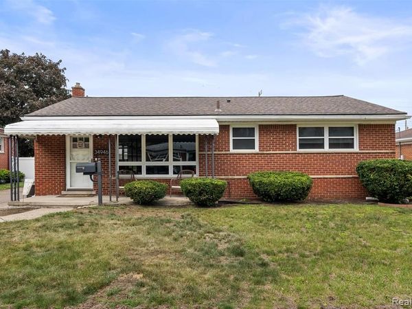 34946 Elmira Street, Livonia, MI 48150