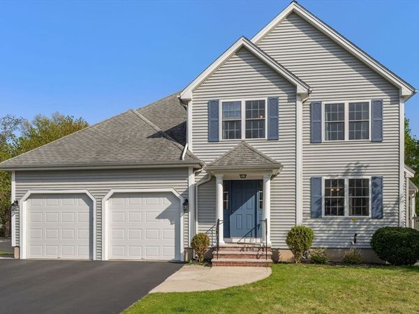 2 Cpl Charles J Mcmahon Dr, Woburn, MA 01801
